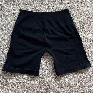 Alphalete • Amplify Contour Short 5” Black